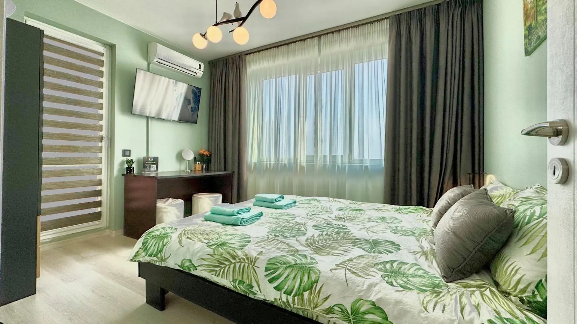 Apartment Seasky Smarthome Penthouse For 6 Guests With Private Parking 5 Minutes Аway From Central Beach Burgas And City Centre