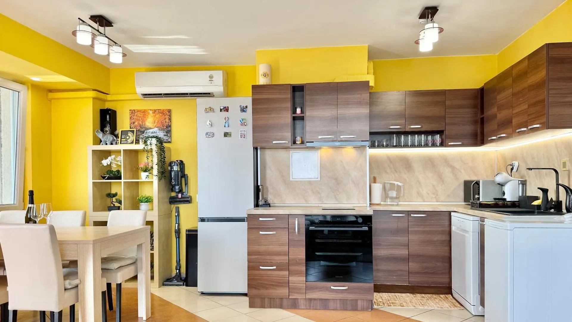 Seasky Smarthome Penthouse For 6 Guests With Private Parking 5 Minutes Аway From Central Beach Burgas And City Centre Apartment