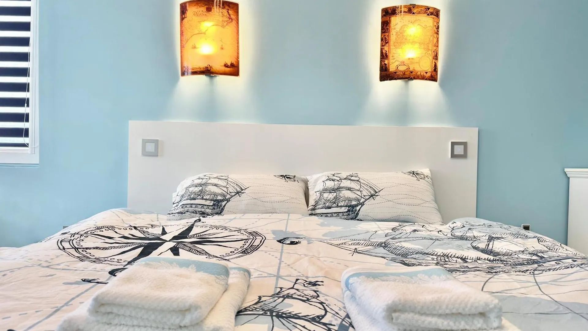 Apartment Seasky Smarthome Penthouse For 6 Guests With Private Parking 5 Minutes Аway From Central Beach Burgas And City Centre
