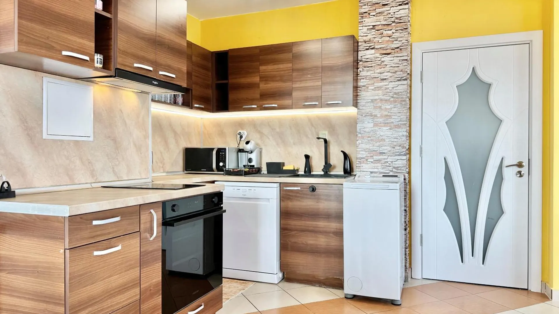 Apartment Seasky Smarthome Penthouse For 6 Guests With Private Parking 5 Minutes Аway From Central Beach Burgas And City Centre