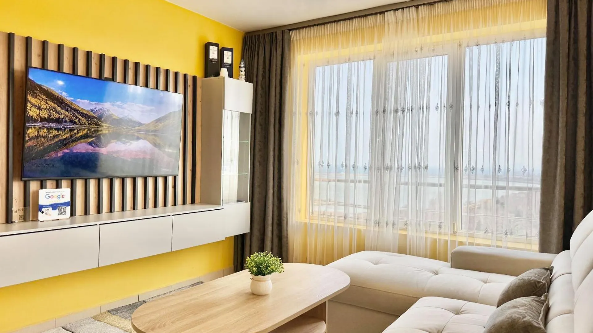 Apartment Seasky Smarthome Penthouse For 6 Guests With Private Parking 5 Minutes Аway From Central Beach Burgas And City Centre