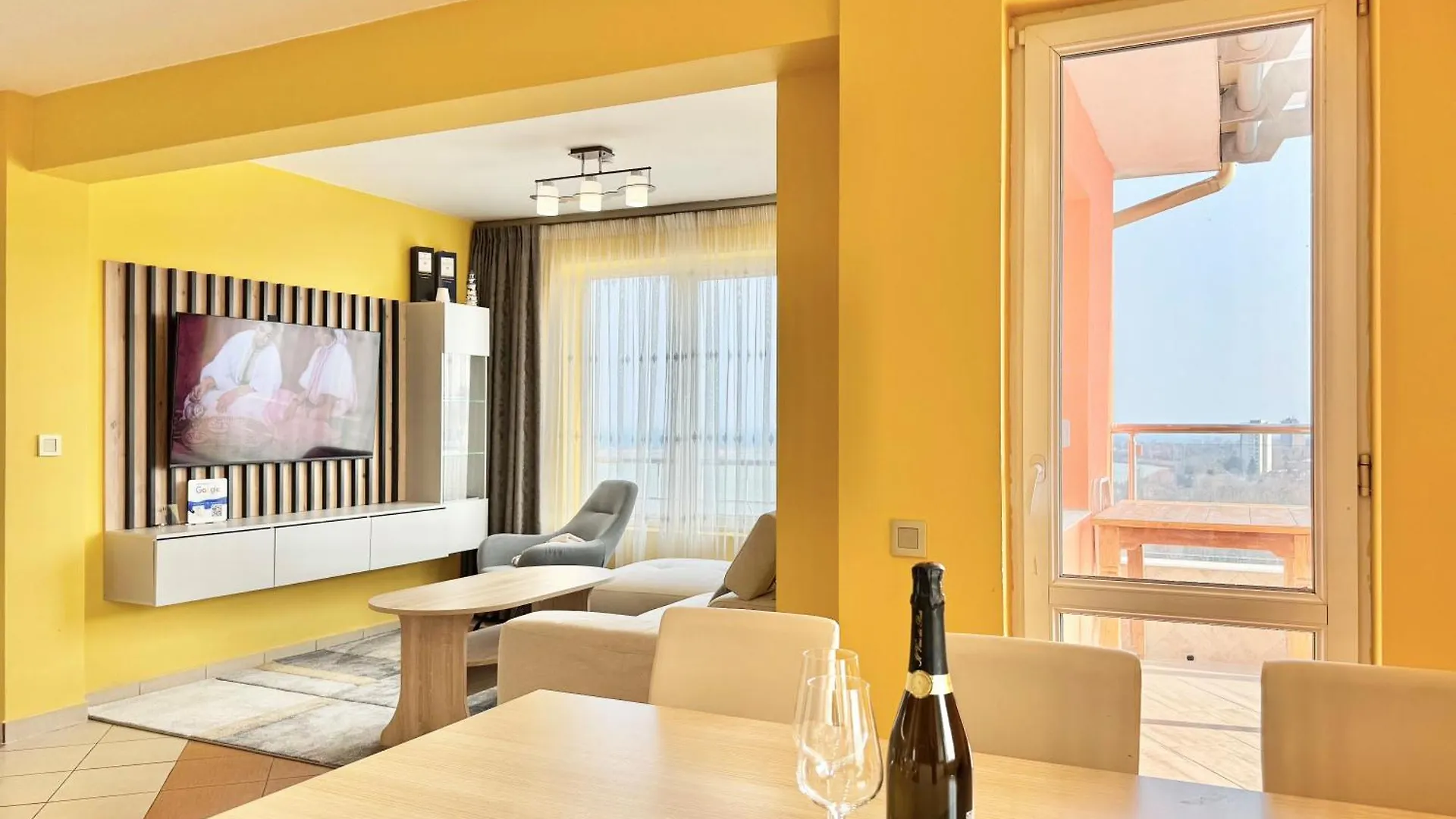 Apartment Seasky Smarthome Penthouse For 6 Guests With Private Parking 5 Minutes Аway From Central Beach Burgas And City Centre
